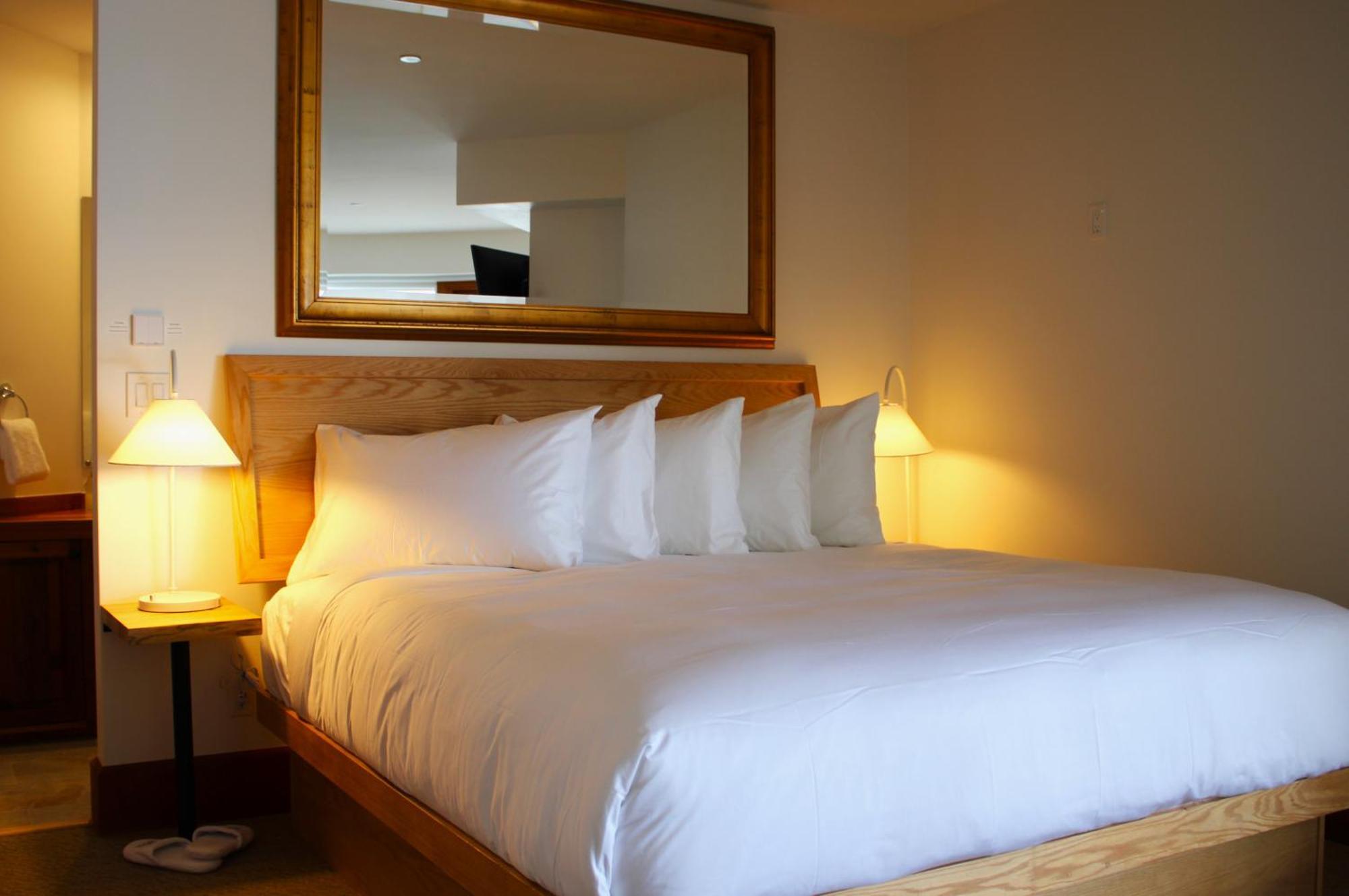 Отель Sooke Harbour House Экстерьер фото